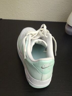 Nike Low-Top Sneakers in Mint and White
